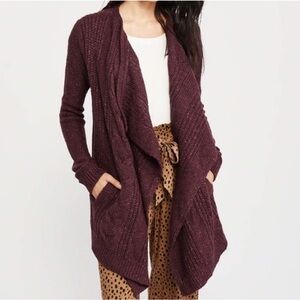 Abercrombie‎ & Fitch  Burgundy Cross Hatch Cable Knit Cardigan Size M